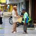 Kak Na Keliling Kota Berbagi Daging Meugang