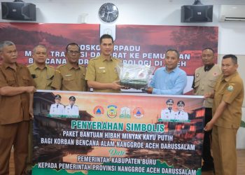 Pemkab Pulau Buru Kirim 2.000 Botol Minyak Kayu Putih untuk Korban Bencana Aceh