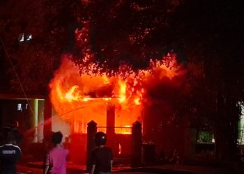 Fakultas Pertanian USK Terbakar Usai Bentrok Mahasiswa, Polisi Buru Pelaku