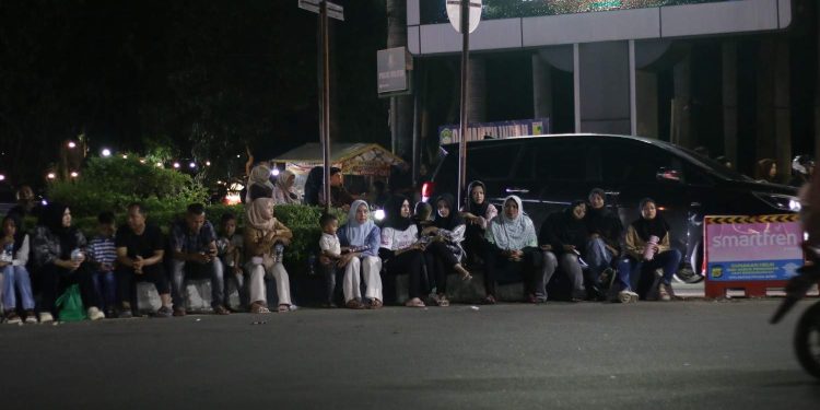 Warga Padati Jalur Takbir Keliling Banda Aceh Sejak Magrib