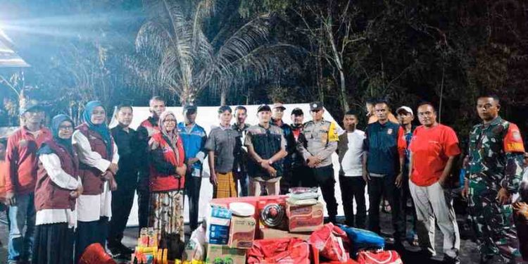 Rumah Warga Ludes Terbakar di Indrapuri, Pemkab Aceh Besar Bergerak Tengah Malam Antar Bantuan Darurat