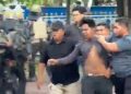 Demo Tolak JKA Memanas: Massa Coba Turunkan Merah Putih, Polisi Amankan 6 Orang