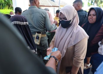Meugang di Pendopo Jadi Tradisi Tahunan, Ribuan Warga Padati Meuligoe Gubernur Aceh Sambut Bantuan Mualem