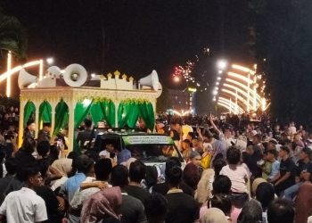 Warga Saksikan Takbir Keliling, Ribuan Masyarakat Padati Jalanan Banda Aceh