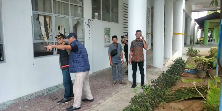 Labfor Temukan Botol Berbau Hidrokarbon di TKP Kebakaran Fakultas Pertanian USK