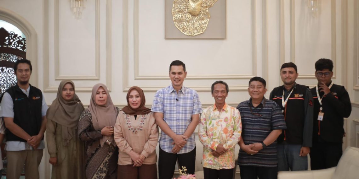 Sekda Aceh Terima Tim Pendataan Sensus Ekonomi 2026 di Kediaman Resmi