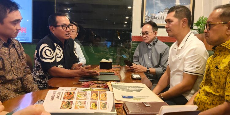 Sekda Aceh dan PLN Pusat Bahas Prospek Pengembangan Pembangkit Listrik Tenaga Surya (PLTS) di Aceh