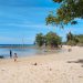 Pantai Pasir Putih Lamreh Masih Memukau, Namun Pengunjung Mulai Berkurang Akibat Fasilitas Terbengkalai dan Sulit Sinyal