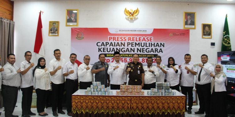 Kejari Aceh Jaya Selamatkan Rp2,05 Miliar Uang Negara, Seluruh Dana Masuk Kas Daerah