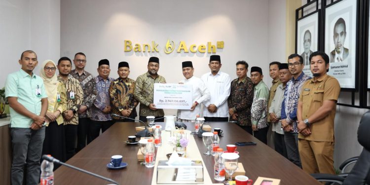 Bank Aceh Salurkan Zakat Perusahaan Rp11,94 Miliar