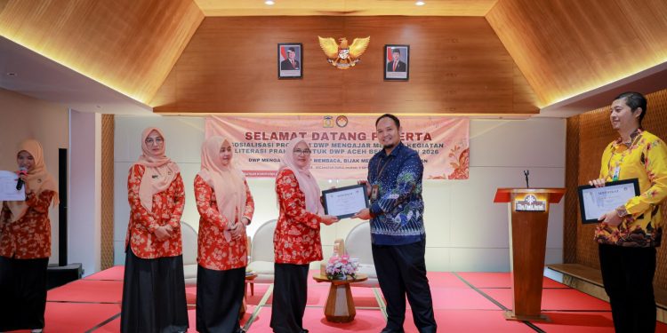 Tampil Cantik Aman,Cerdas Kelola Keuangan Cerdas: BBPOM dan Bank Aceh Bekali DWP Aceh Besar dengan Edukasi Penting