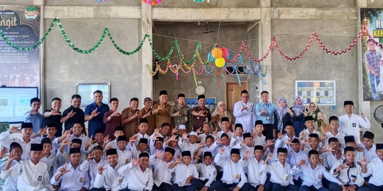 Kejati Aceh Masuk Dayah di Pidie, Santri Dibekali Hukum hingga Bahaya Cyberbullying