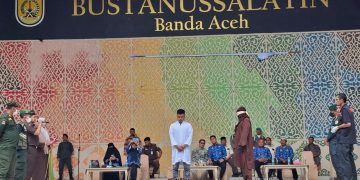 10 Terpidana Jarimah Zina dan Ikhtilath Dicambuk di Banda Aceh