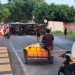 Truk Sayur Terbalik di Jalan Banda Aceh-Medan, Tumpahan Minyak Bikin Jalan Licin