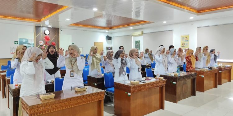 Komunikasi Makin Profesional, BBPOM Aceh Bekali Pegawai dengan Pelatihan Public Speaking